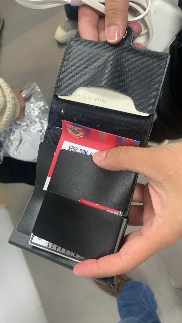 BILLETERA CON TARJETERO